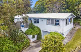 32 Waiora Road, Stanmore Bay