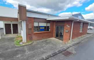 180M² REAR PREMISES ON QUEEN STREET
