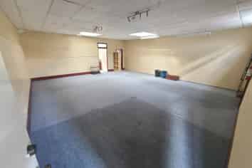 180M² REAR PREMISES ON QUEEN STREET
