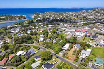 15 Pohutukawa Avenue, Orewa
