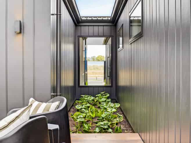 7 Annie Aranui Drive, Mission Hills, Poraiti