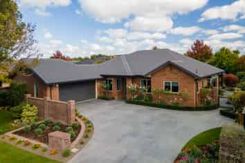 263 Southfield Drive, Lincoln