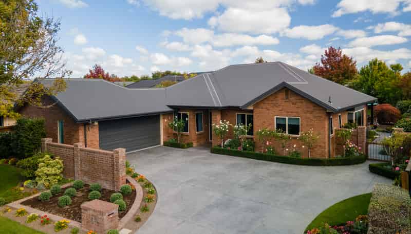 263 Southfield Drive, Lincoln