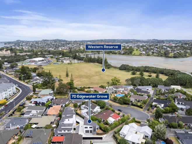 7D  Edgewater Grove, Orewa