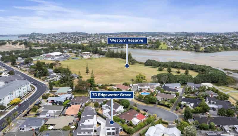 7D  Edgewater Grove, Orewa