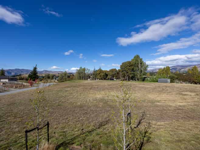 14 Head Place, Albert Town