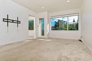 2/38 Northcroft Street, Takapuna