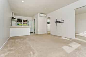 2/38 Northcroft Street, Takapuna