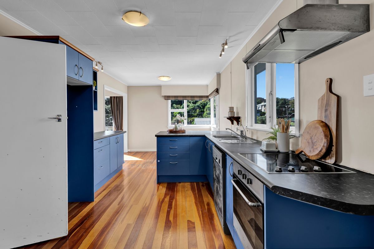 ELEVATED LIVING WITH SEA VIEWS - Mehr