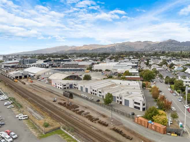 Office/Warehouse Available In Addington