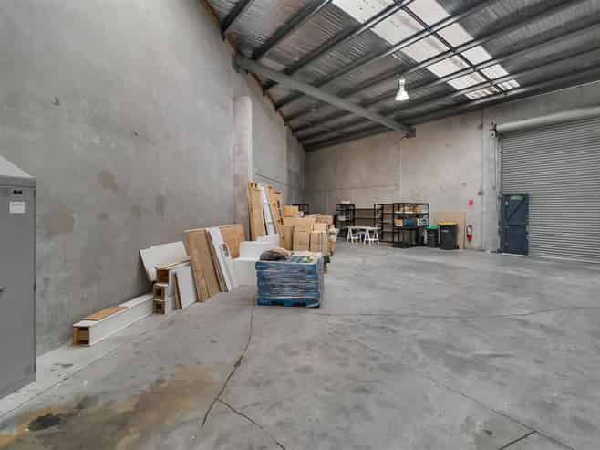 Office/Warehouse Available In Addington