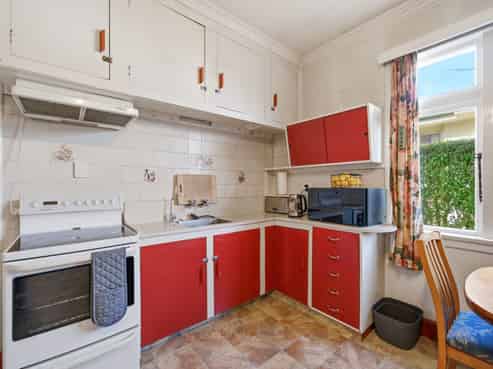 242 Pomona Street, Strathern