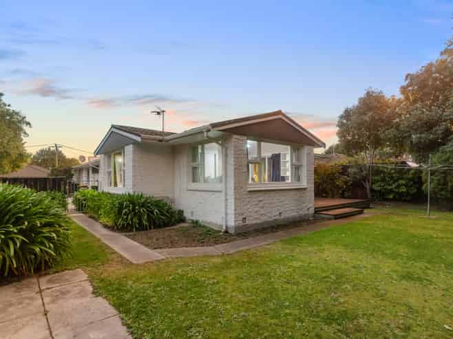 2/4 Kyeburn Place, Avonhead