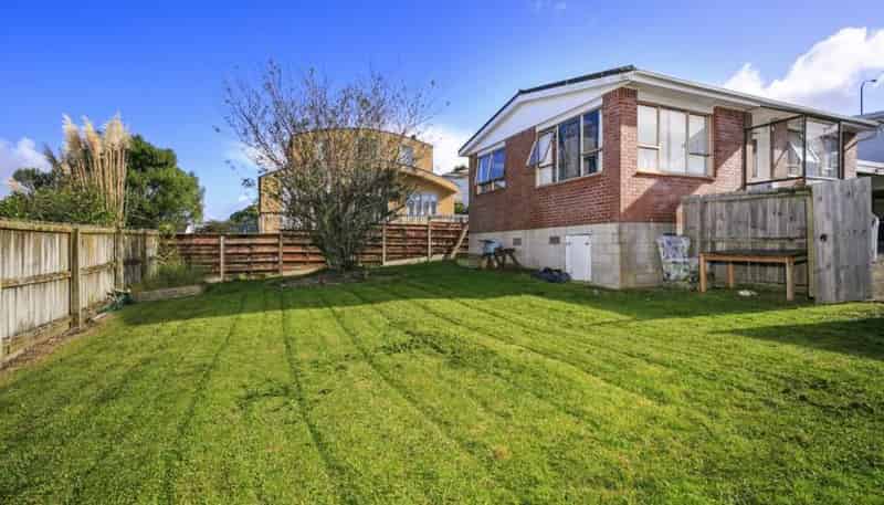 8A Windsor Place, Mairangi Bay