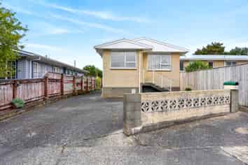 15A Pencarrow Crescent, Wainuiomata