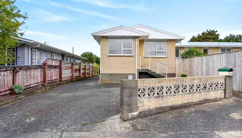 15A Pencarrow Crescent, Wainuiomata
