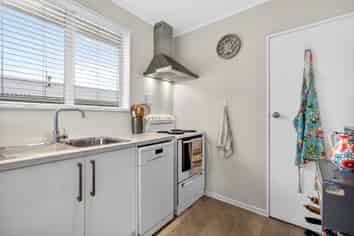 15A Pencarrow Crescent, Wainuiomata