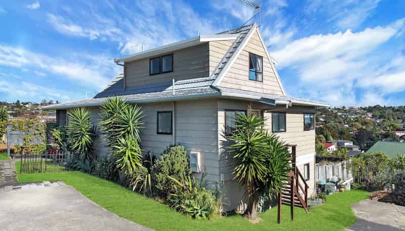 30 Oaktree Avenue, Browns Bay