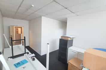 PAPATOETOE OFFICE FOR LEASE
