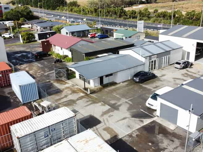 Discreet & secure ground floor office/studio