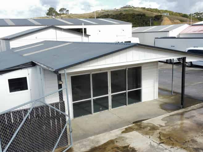 Discreet & secure ground floor office/studio