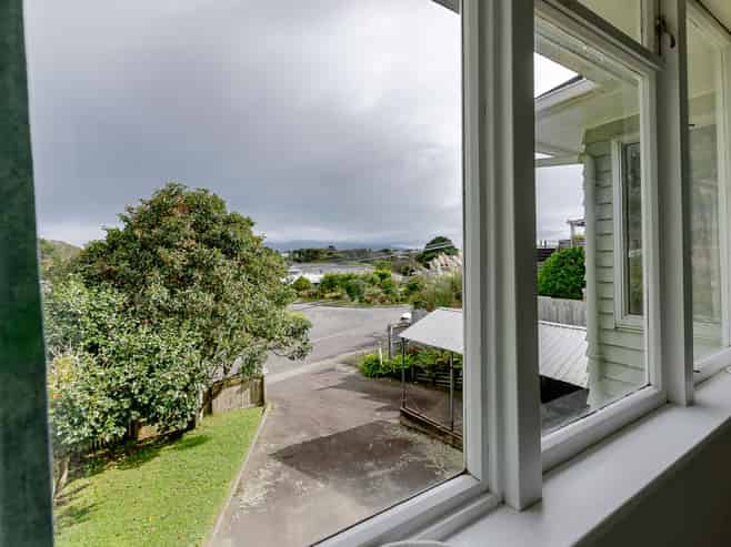 12 Kiwi Road, Raumati Beach