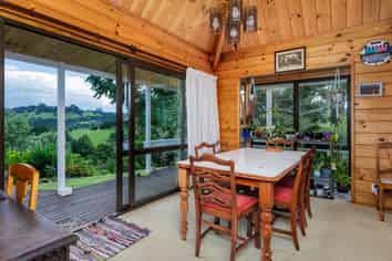 3136 State Highway 1, Umawera