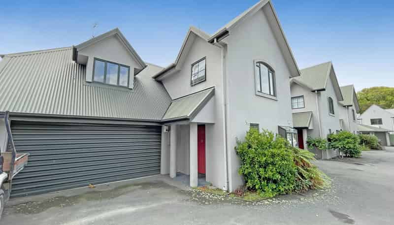 7/4 Brockworth Pl, Riccarton