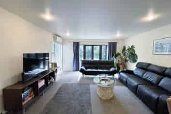 7/4 Brockworth Pl, Riccarton