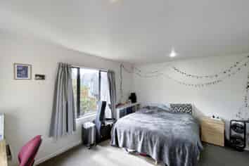7/4 Brockworth Pl, Riccarton