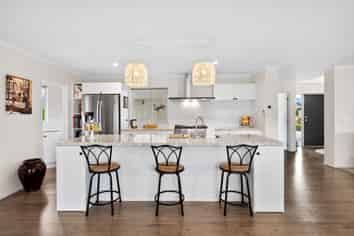 7 Queen Palm Lane, Maunu