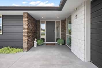 7 Queen Palm Lane, Maunu