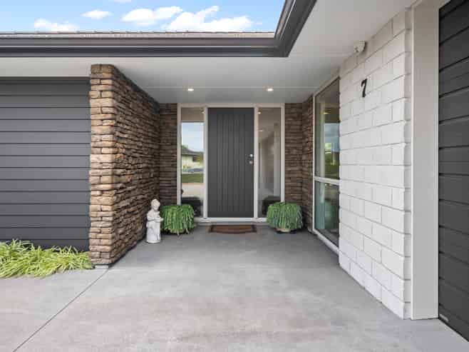 7 Queen Palm Lane, Maunu