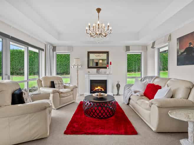 7 Queen Palm Lane, Maunu