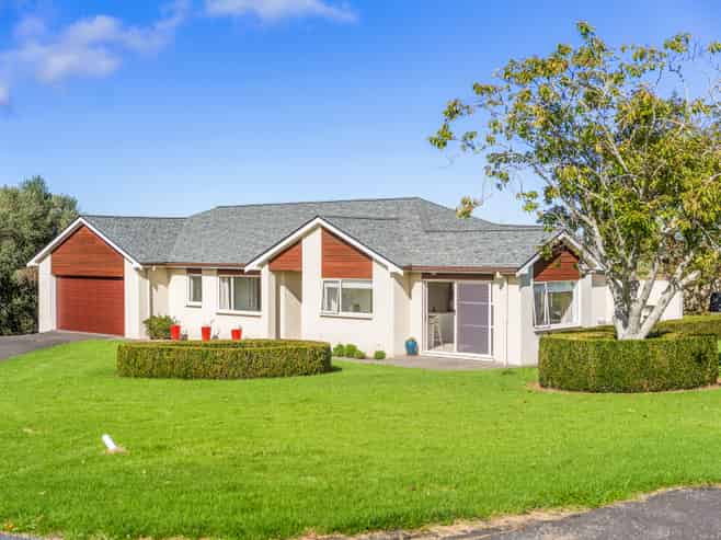61B Whatapaka Road, Karaka