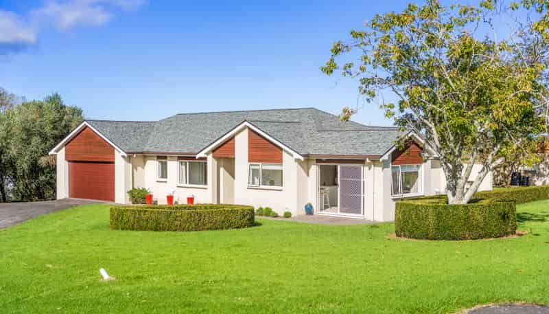 61B Whatapaka Road, Karaka