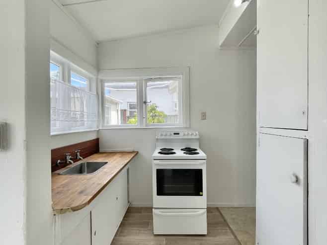 B/17 East Street, Petone