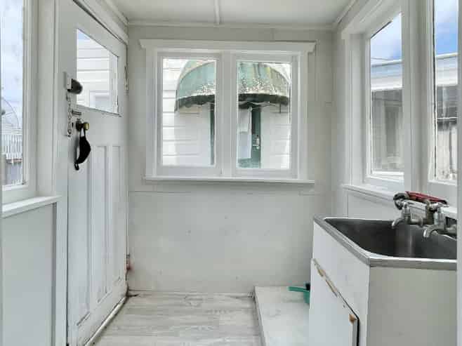 B/17 East Street, Petone