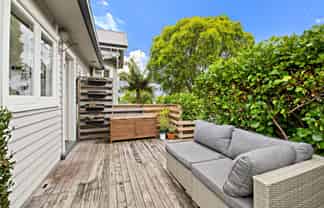 2/137 Crummer Road, Grey Lynn