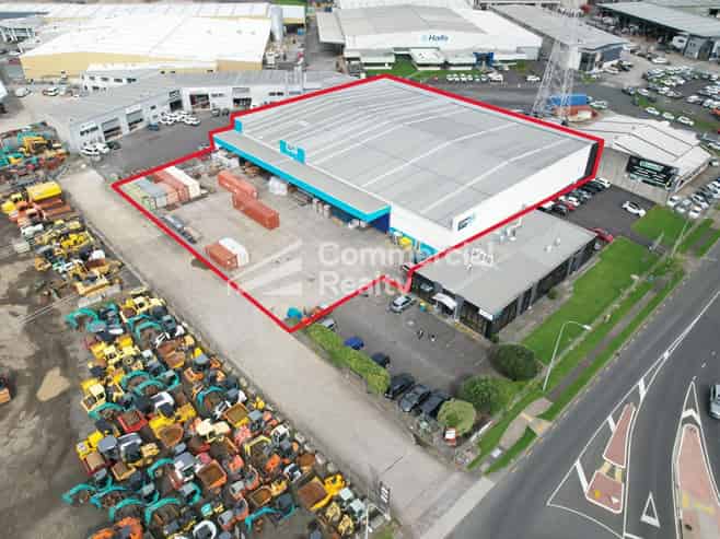 3724Sqm East Tamaki + Racking. Warehouse $125Psm