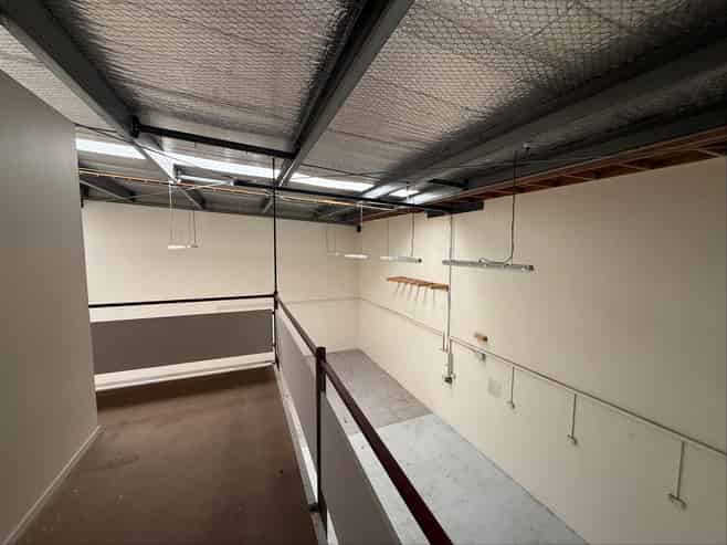 Vacant & Modern Industrial Unit