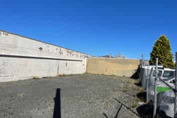 Fenced Yard/Parking South Dunedin 