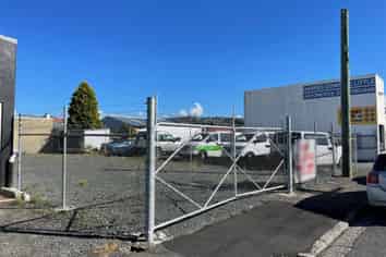 Fenced Yard/Parking South Dunedin 