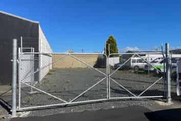 Fenced Yard/Parking South Dunedin 