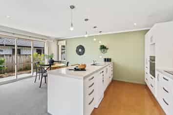 11 North Crest Drive, Onerahi