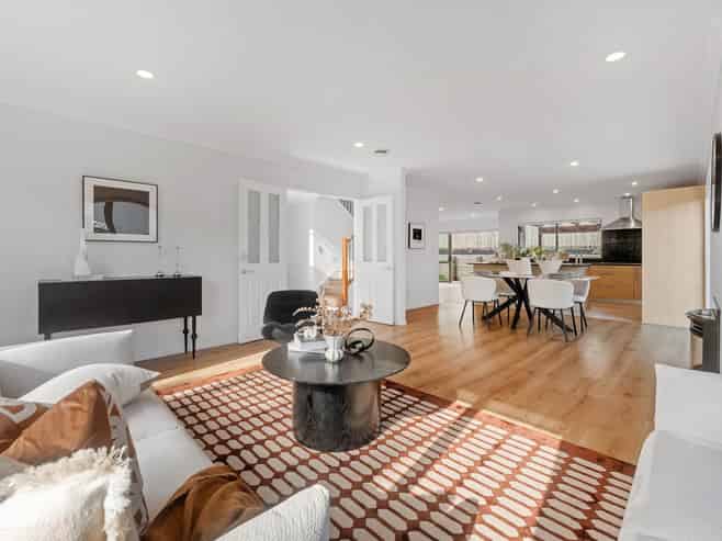 30 Vinewood Drive, Albany