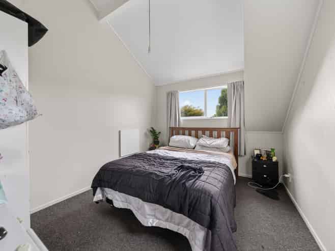 1-3, 35 Malfroy Road, Victoria