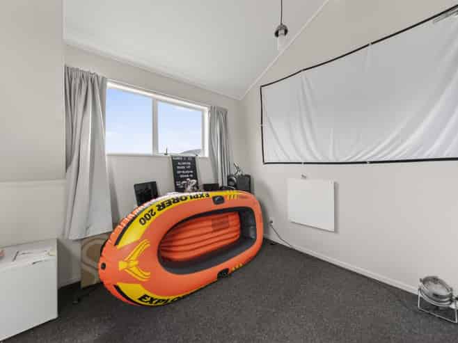 1-3, 35 Malfroy Road, Victoria