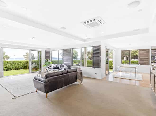 1A The Parade, Saint Heliers
