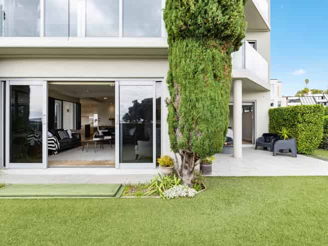 1A The Parade, Saint Heliers